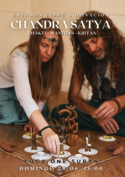Kirtan Chandra Satya en Yoga One Surya